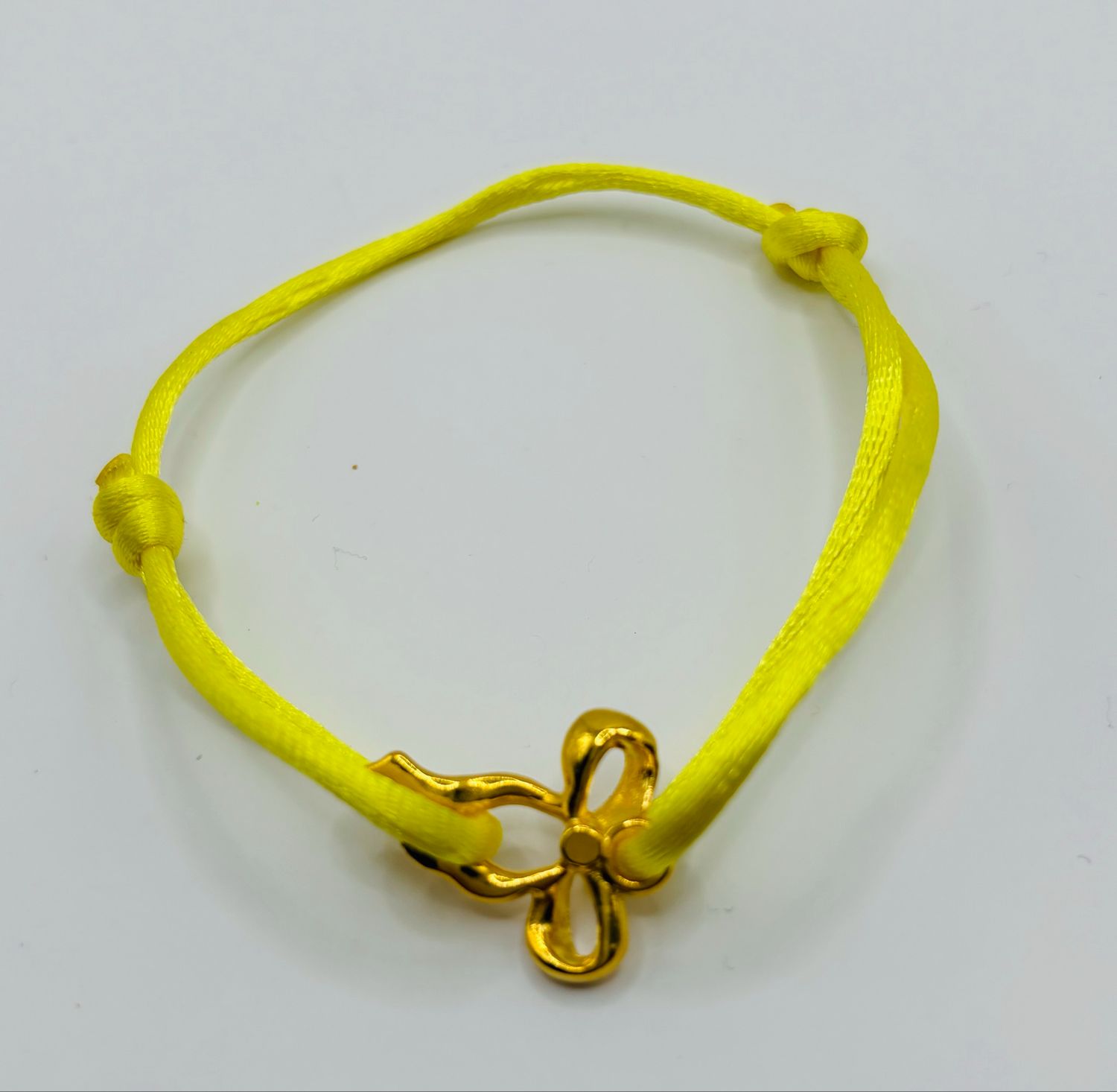 Satijn armbandje strikje ?