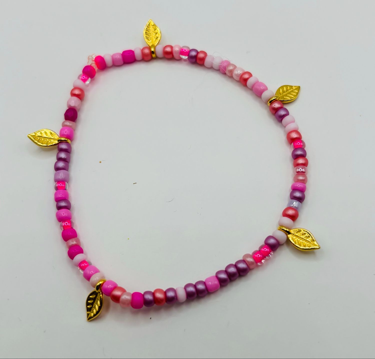 Armbandje roze ?
