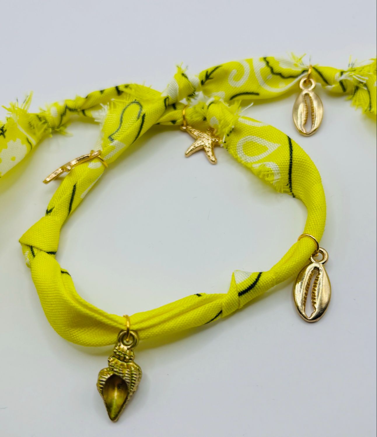 Bandana armband yellow