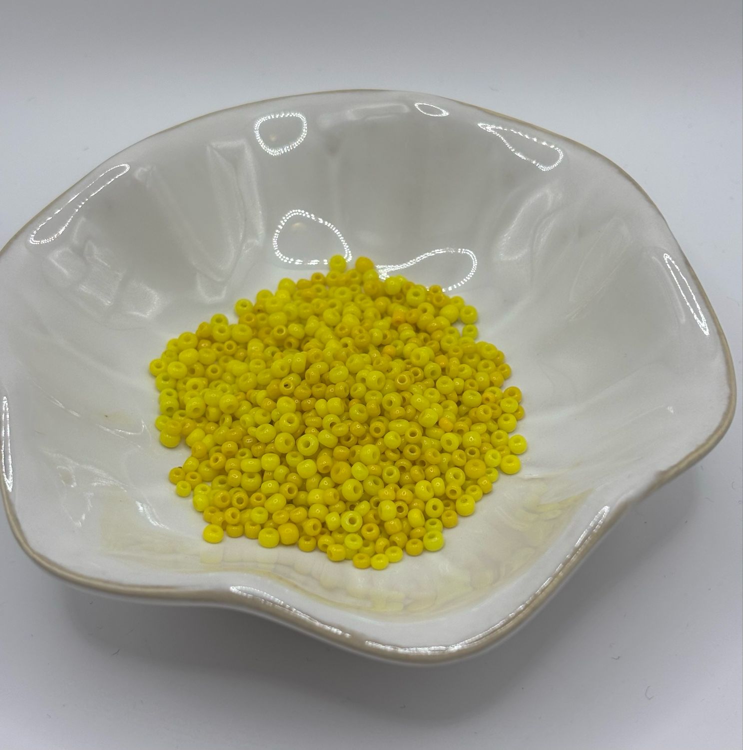 Rocailles 2mm geel 50gr