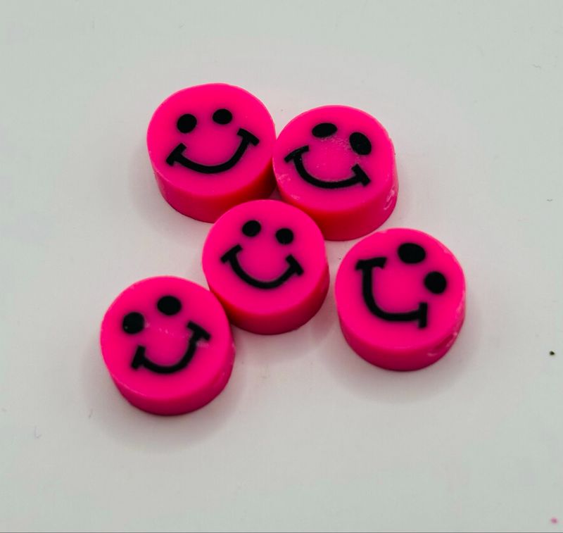 Polymeer kraal smile roze ? 10st