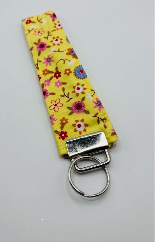 Sleutelhanger stof yellow ?