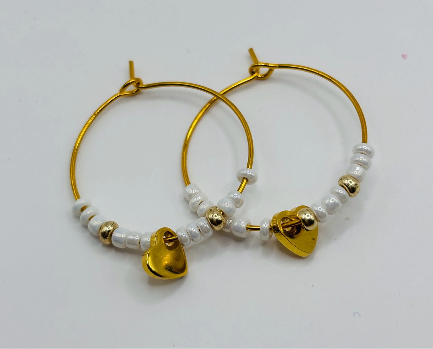 Oorbelletjes wit love