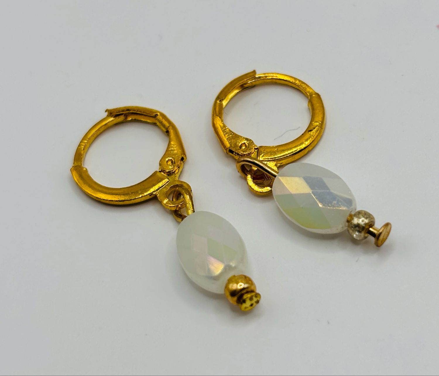 Oorbelletjes wit steentje