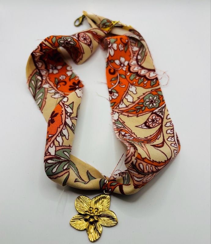 Ketting sjaal bloem