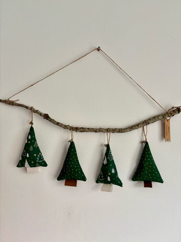 Kersthanger boompjes groen Kersthanger boompjes groen