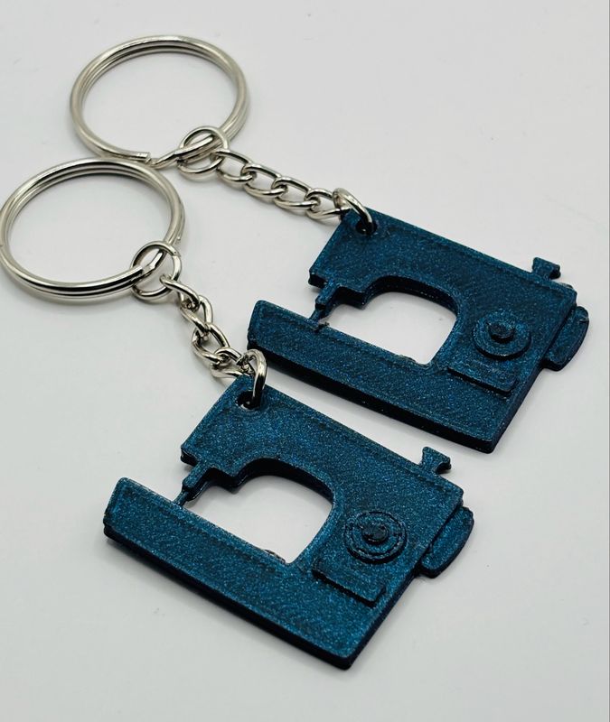 Sleutelhanger naaimachine blue
