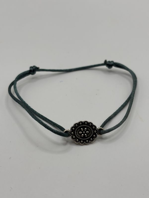 Satijnarmbandje oudgrijs ornament