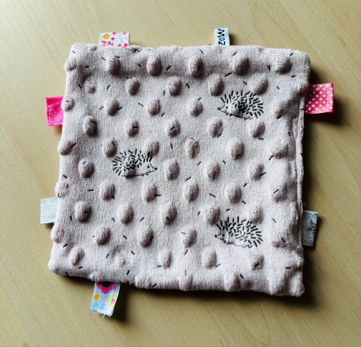 Knuffeldoekje roze egeltje