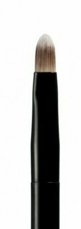 Precise concealer brush