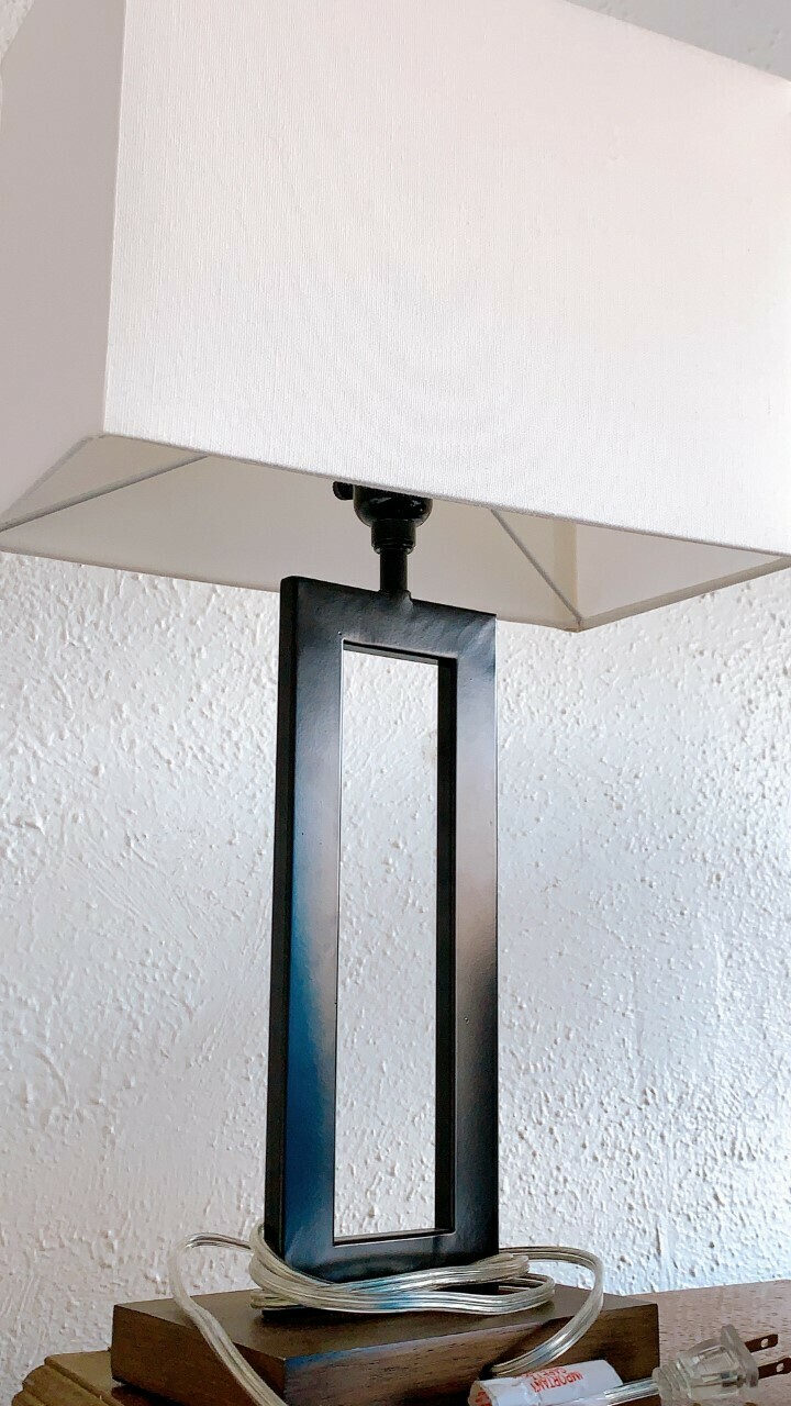 Black Weston Modern Metal Tabletop Lamp