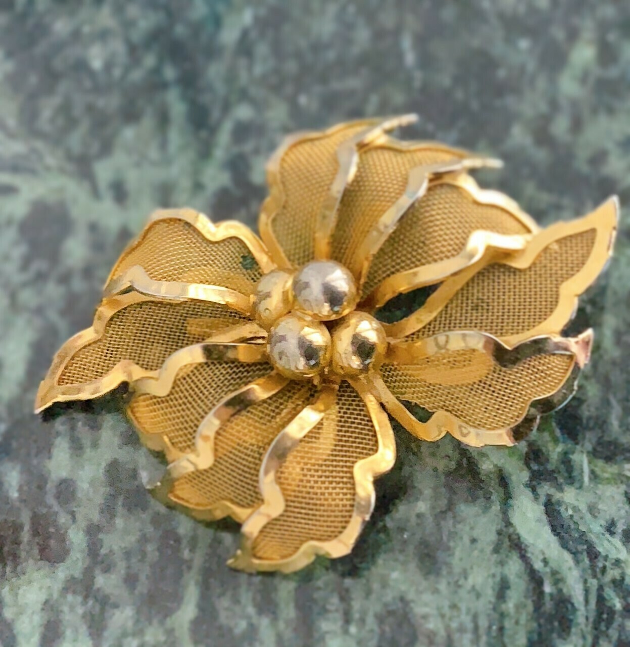 Vintage Brooch Leaf Gold Tone