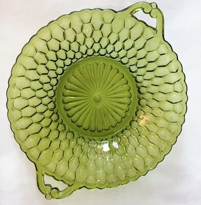 Vintage Indiana Avocado Green Glass Honey Comb Dish w/Handles (1960’s) 9” 