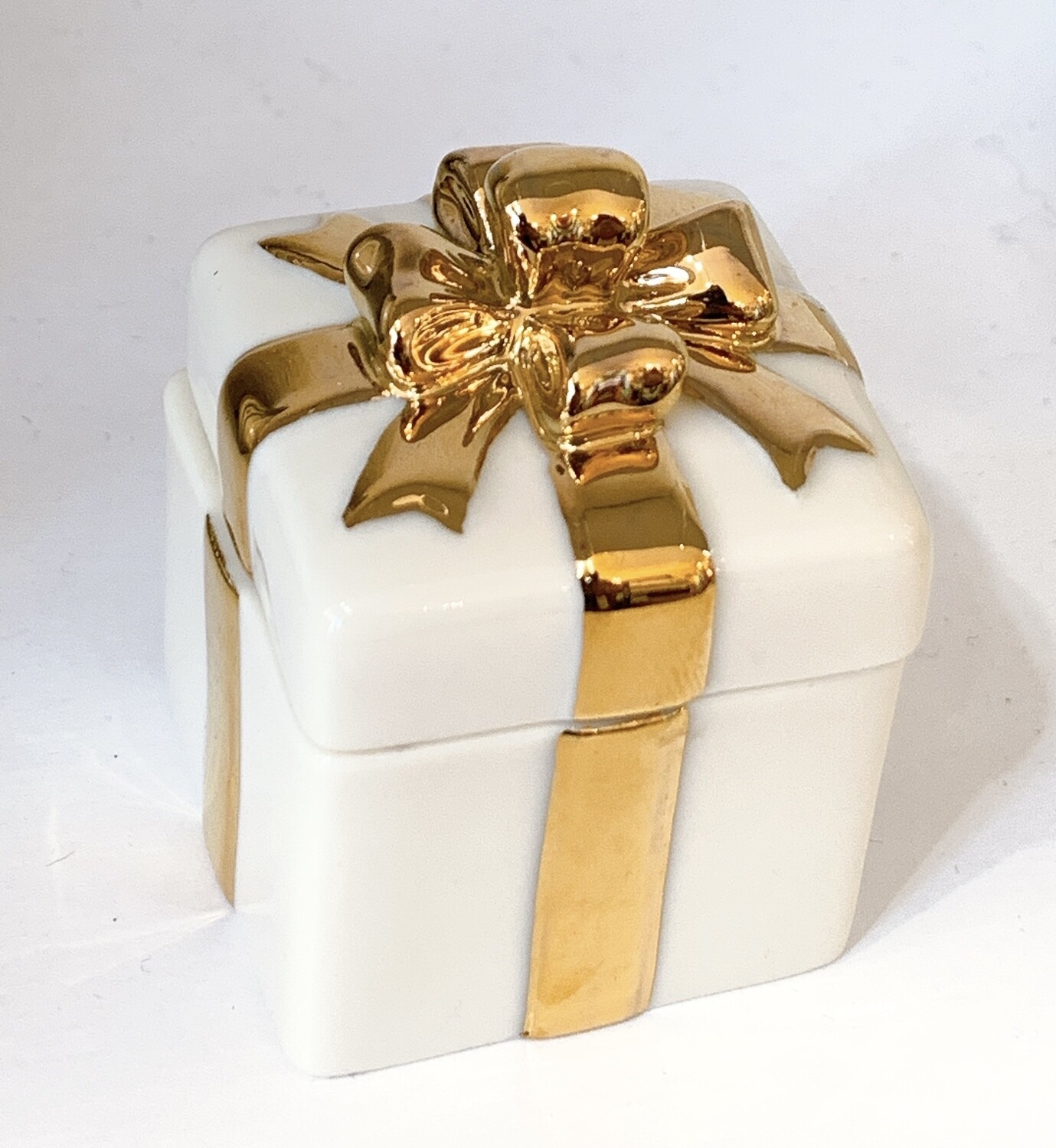 Lenox Porcelain White/Gold Gift Box 