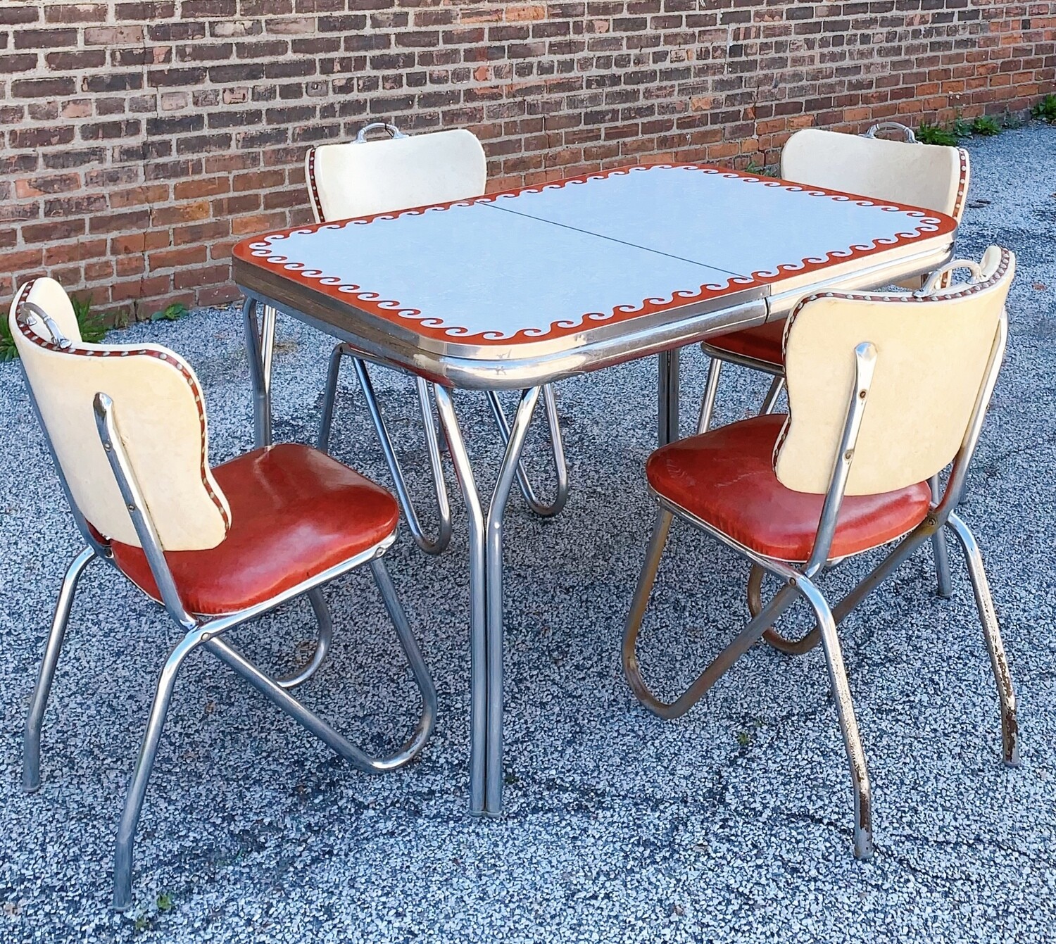 1950’s Retro Diner Table + 4Chairs (48”L x 35.5”W x 30”H)
