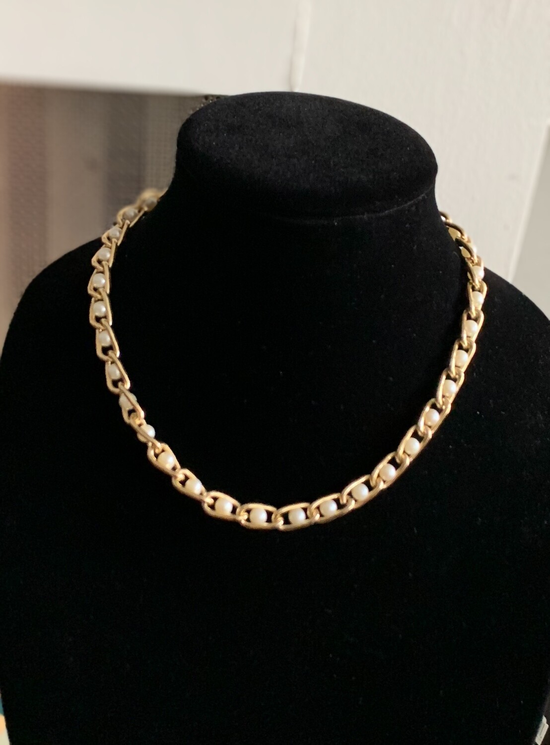 Vintage Gold Tone & Faux Pearl Necklace