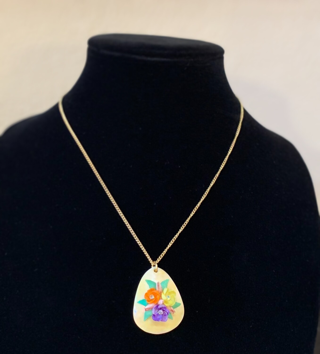 Flowers on Oval Pendant Necklace With Gold Chain