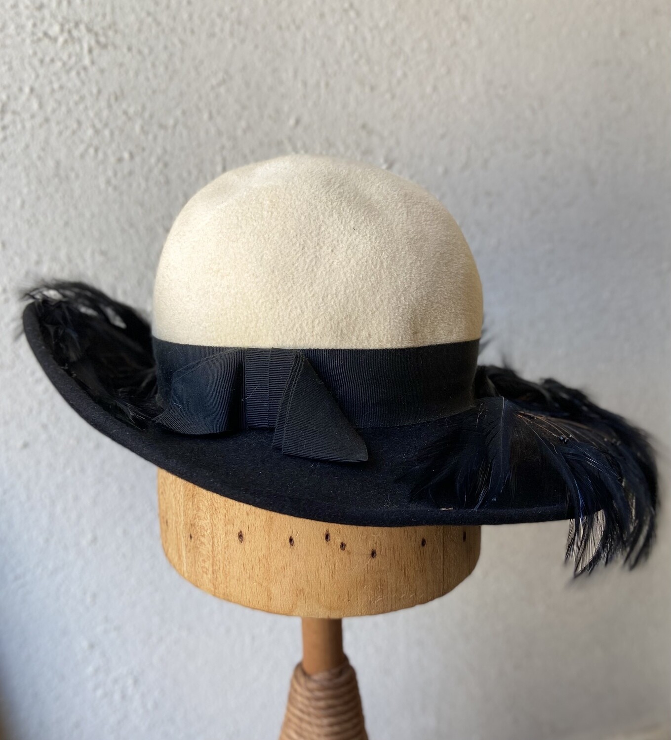 Bellini Black And White Feather Hat