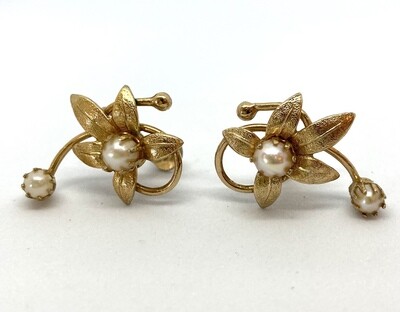 Vintage Gold Tone and Faux Pearl Flower Clip-On Earrings