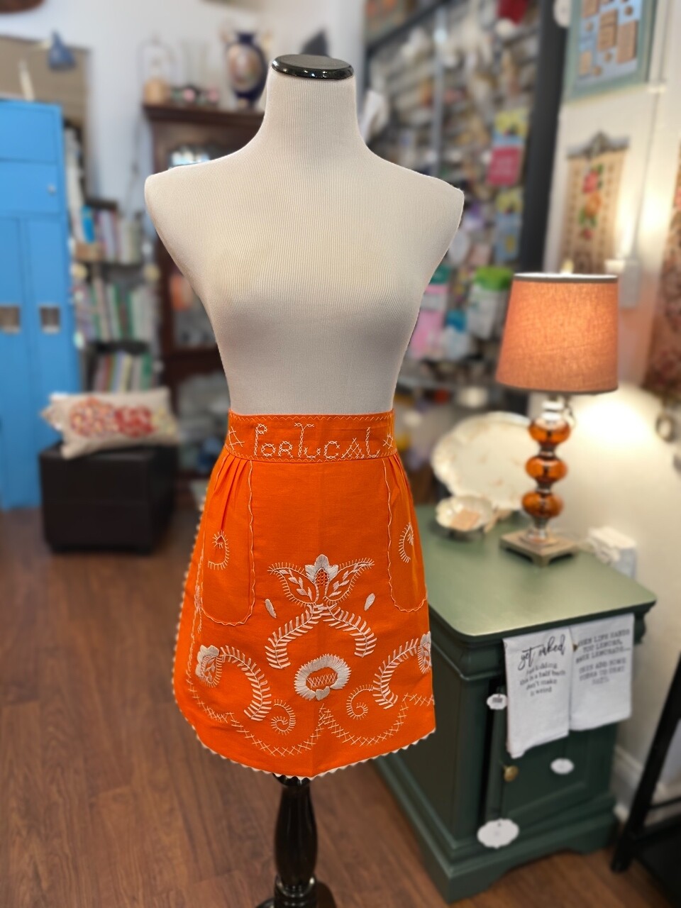 Vintage Aprons, Aprons: Portugal Orange