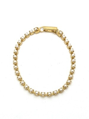Faux Pearl and Gold Bracelet 7”