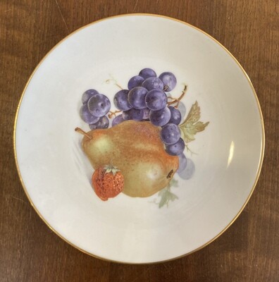 Salad Plate, Pear & Gold Rim