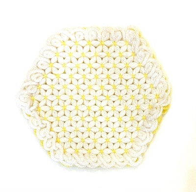 Thick White and Yellow Flower Woven Oven Pad