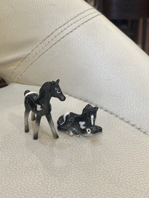 Vintage Porcelain Miniature Horses - set of 2 (flaw)
