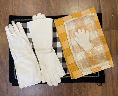Vintage White Theater Glove Set, 2 Pairs