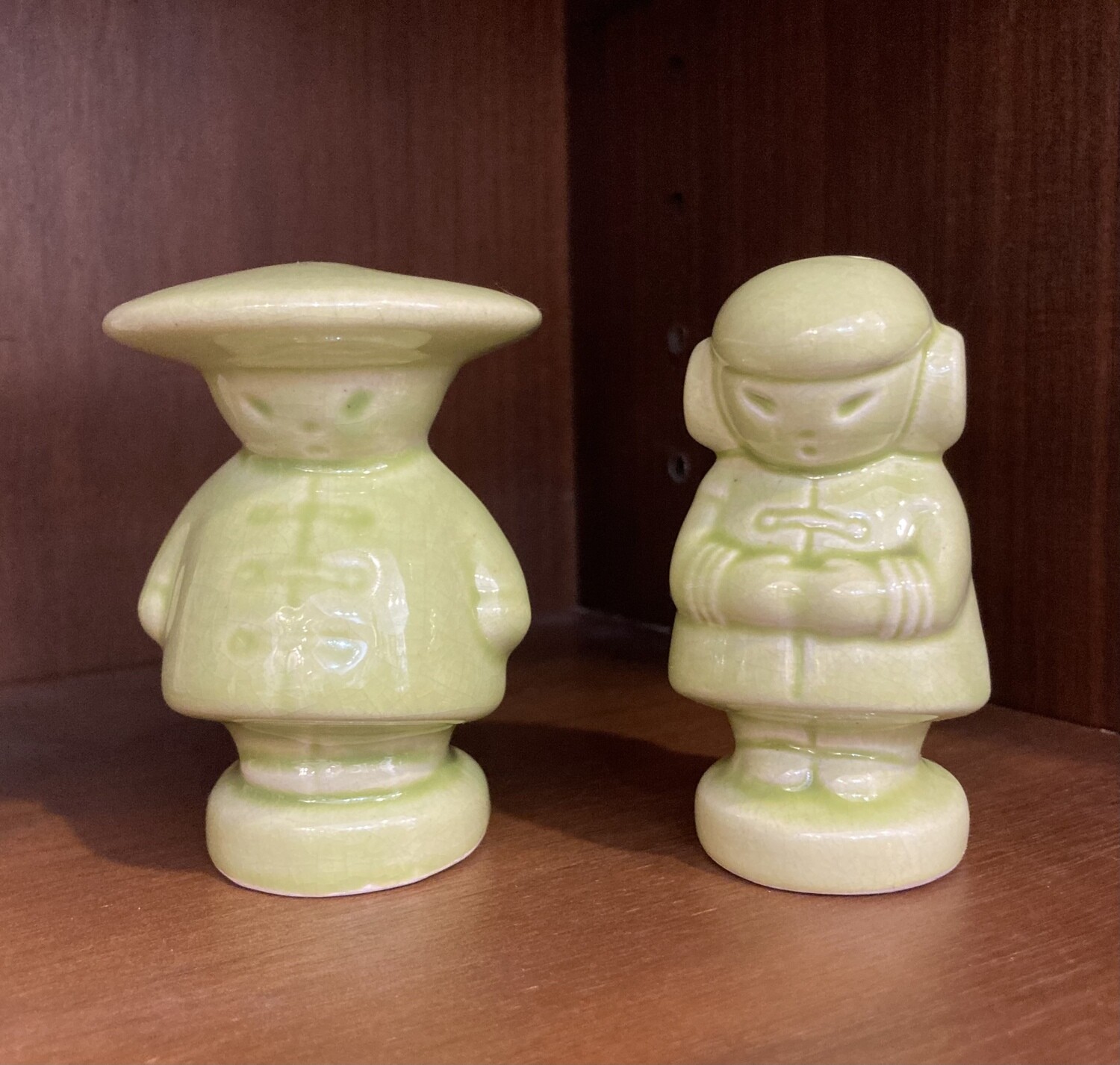 Vintage Ceramic Salt & Pepper Asian Couple Figurine