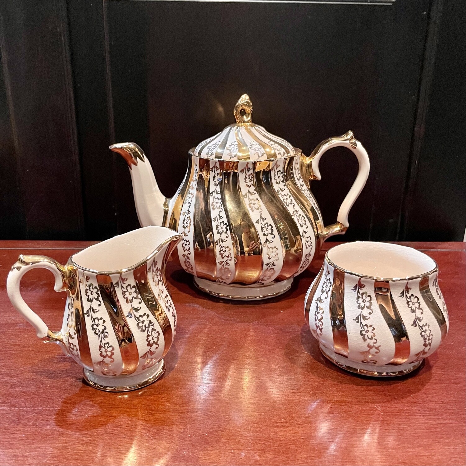 Vintage Sadler Gold/Ivory Swirl Tea Set