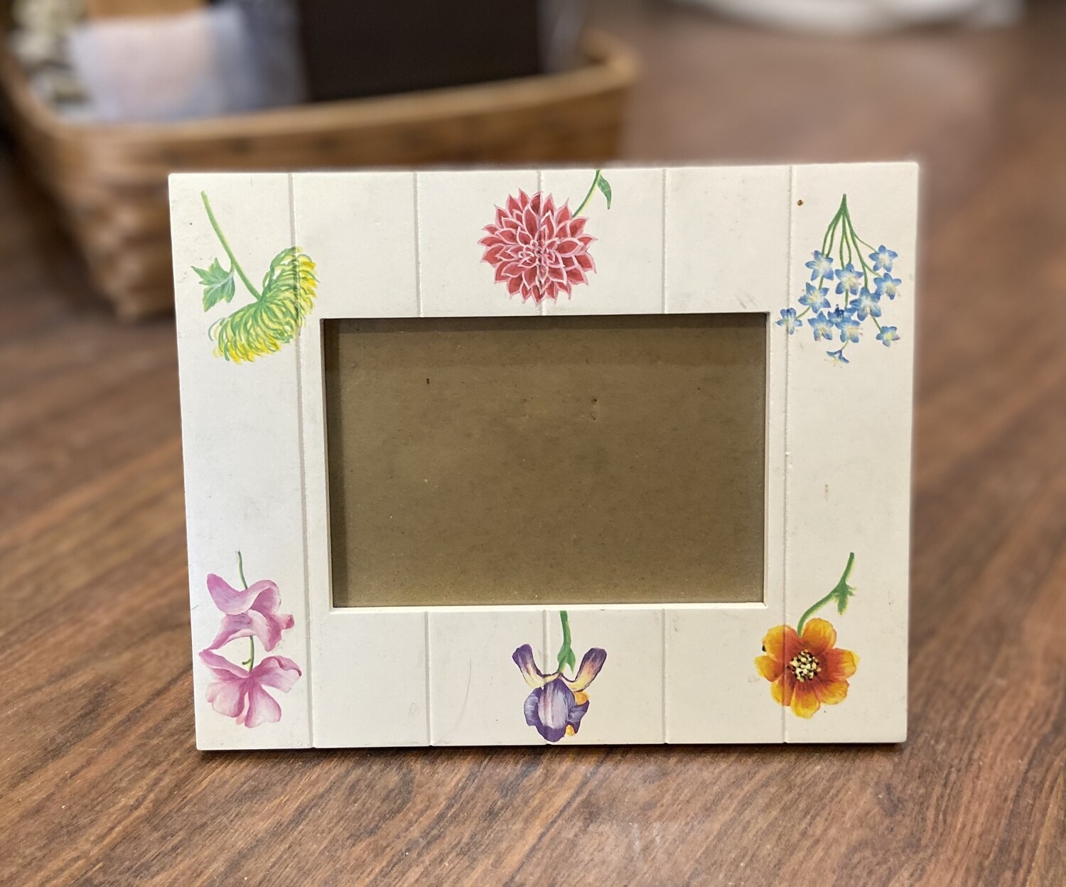 White Flower Picture Frame 7.5” x 6”