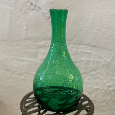 Hand Blown Sleek Heavy Bottom Emerald Green Vase