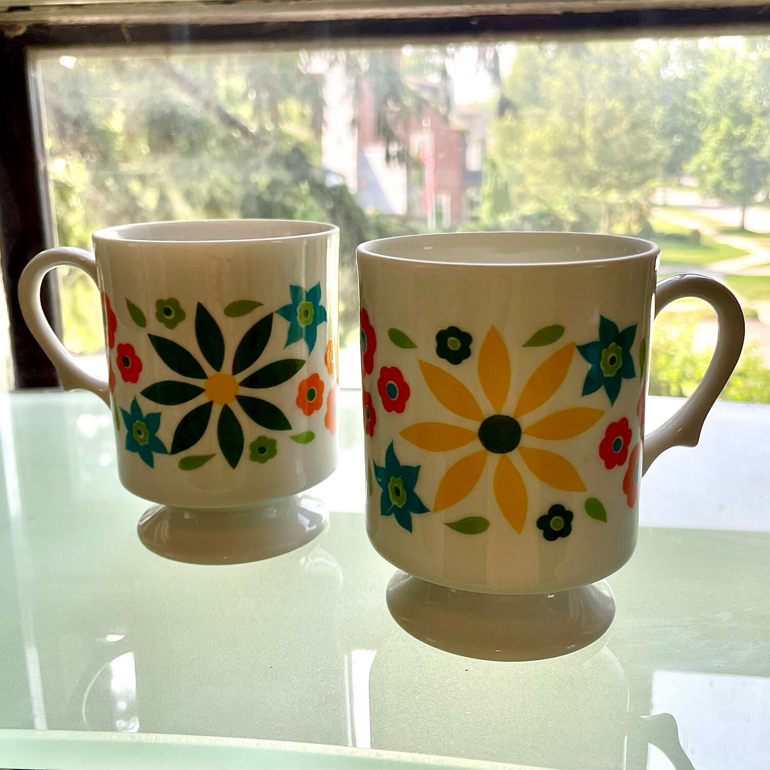 Mid-Century Modern Colorful Flower Mugs - set of 2