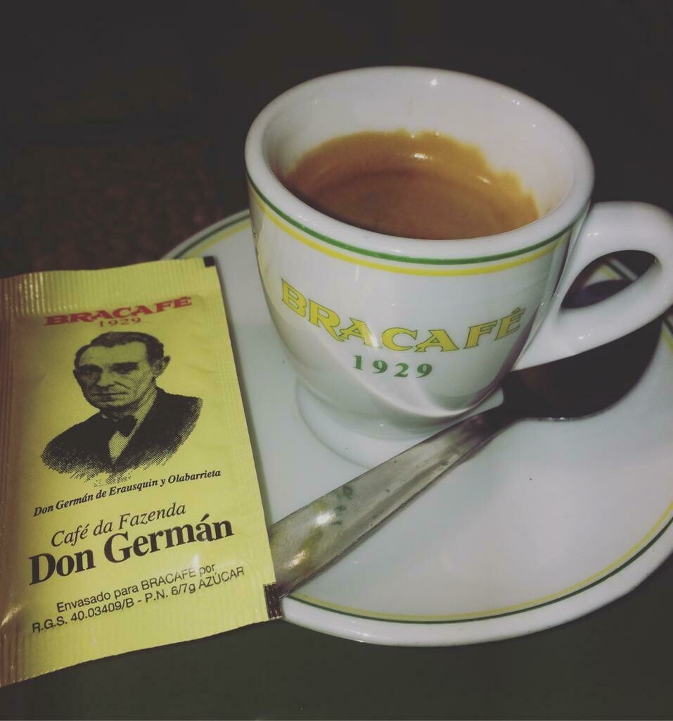 Taza conmemorativa de café Bracafé Ovalada