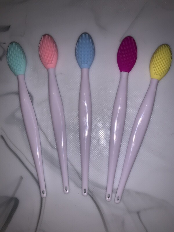 1 mystery lip scrubber