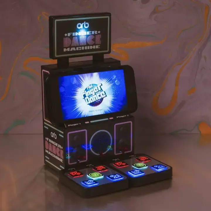 Machine à danser avec doigts rétro