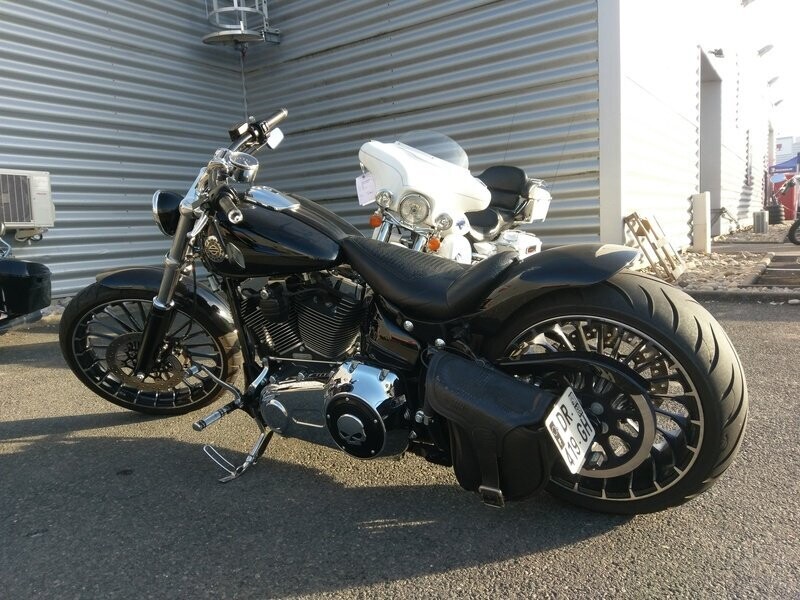 Harley-Davidson FXSB Breakout 103 Seitlicher Kennzeichenhalter ACCESS DESIGN