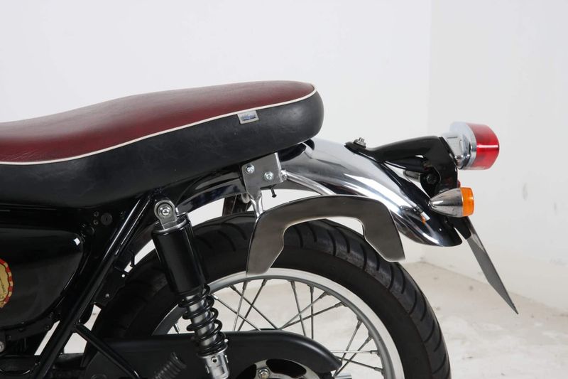 Hepco&Becker C-Bow Seitenträger schwarz für Kawasaki W 650 (1999-2006)/W 800 (2011-2016) Hepco&Becker C-Bow Seitenträger schwarz für Kawasaki W 650 (1999-2006)/W 800 (2011-2016)