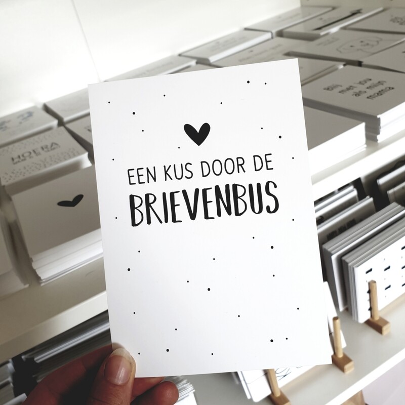 Kaart Kus door de Brievenbus Kaart Kus door de Brievenbus