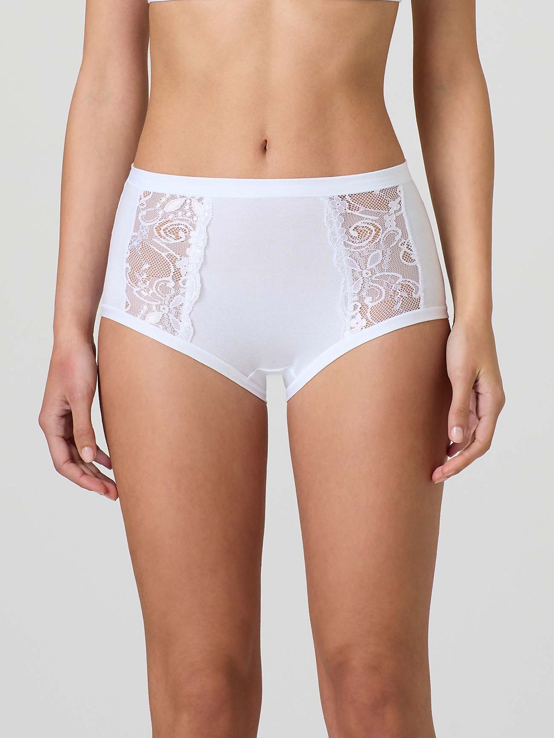 534 Jadea D. Tailleslip met kant wit