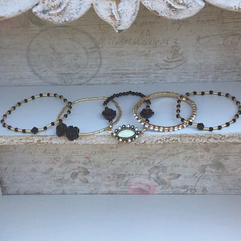 Alluring Woman Matching 5-Piece Stretch Bracelet Set