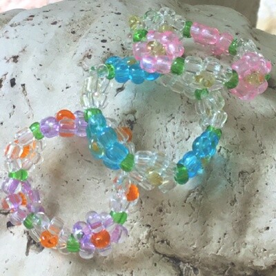 Pretty Little Daisies Stretch Rings Pretty Little Daisies Stretch Rings