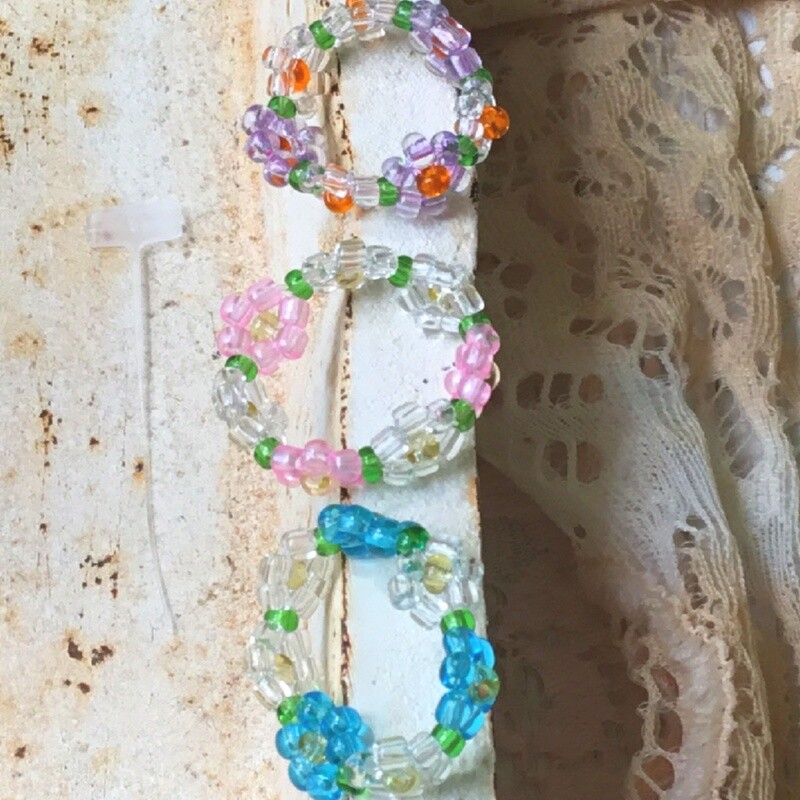Pretty Little Daisies Stretch Rings