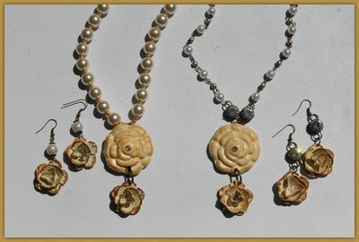 Vintage Floral Charm-Necklace