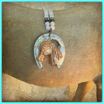 Horse In Horseshoe with Pearls