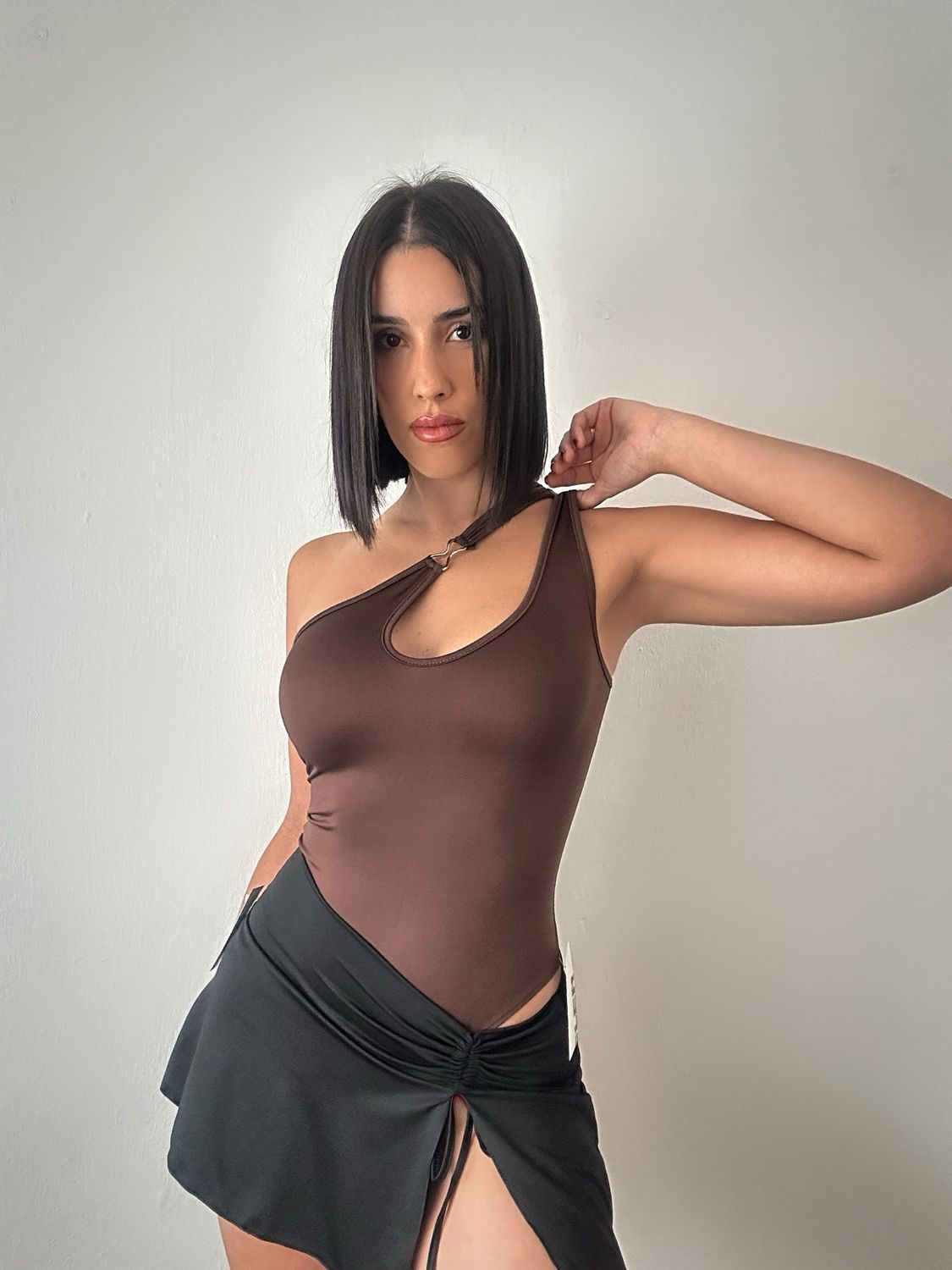 BODY OFFSHOULD