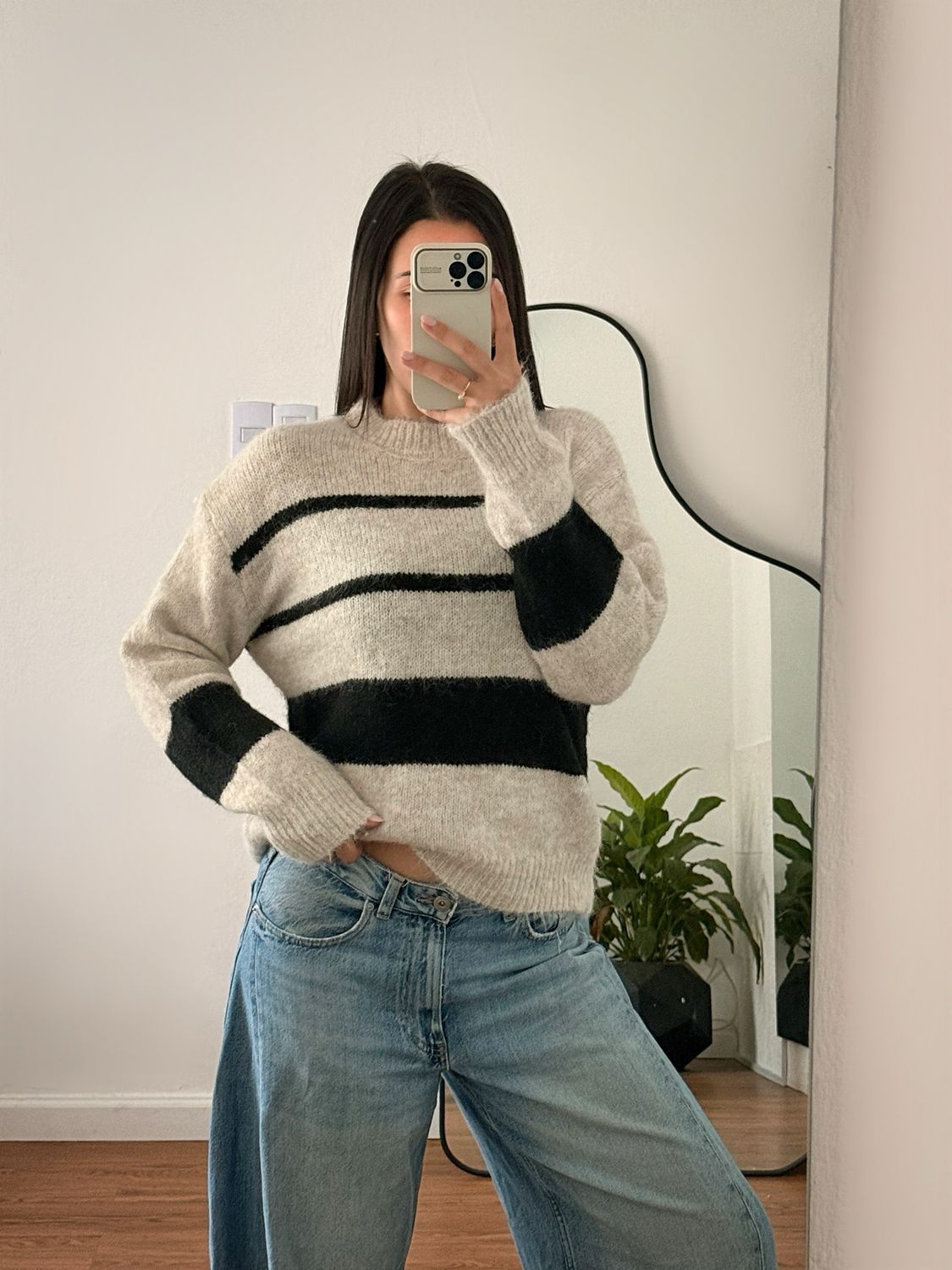 SWEATER VANGKOK