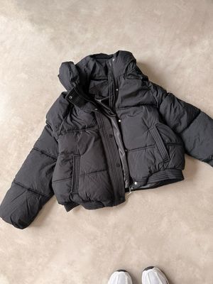 CAMPERA PUFFER CON CAPUCHA