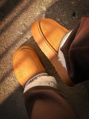 PANTUBOTA CON PIEL